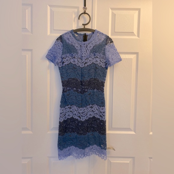 Beautiful blue lace dress with zip on back - Picture 2 of 6